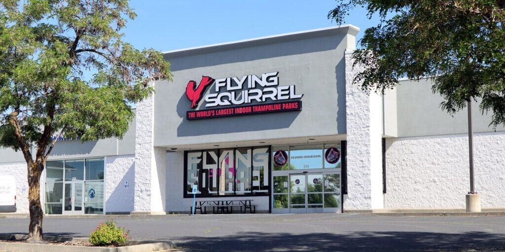 worlds-largest-indoor-trampoline-park-moscow