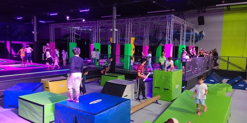 worlds-largest-indoor-trampoline-park-weston